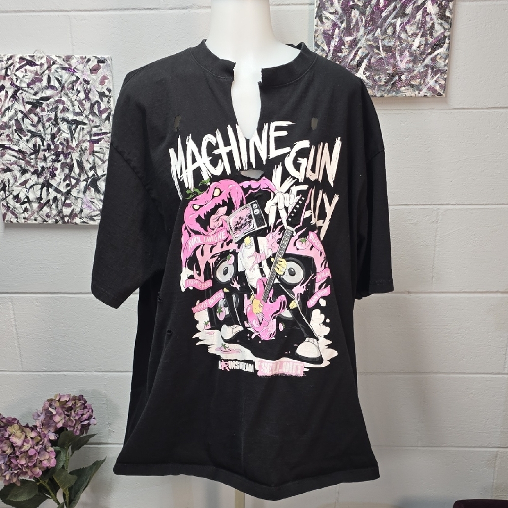 Machine Gun Kellt  T-Shirt with Pink Graphic
